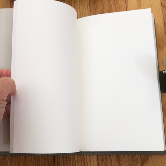 NWOT Van Cleef & Arpels Leather Cover and Journal - Picture 12 of 16